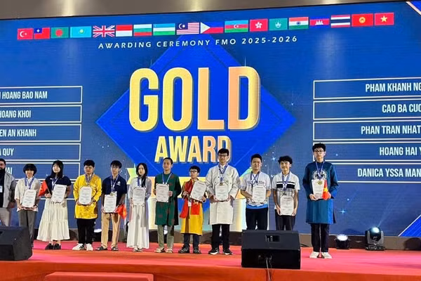 Em Vũ Gia Quý giành giải vàng môn Toán tại Cuộc thi FMO.