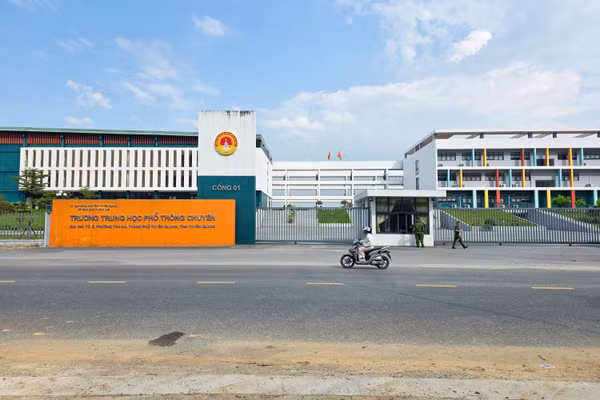 Điểm thi Trường THPT Chuyên Tuyên Quang.