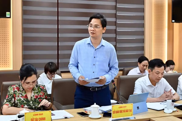Giám đốc Sở Giáo dục và Đào tạo Tuyên Quang.
