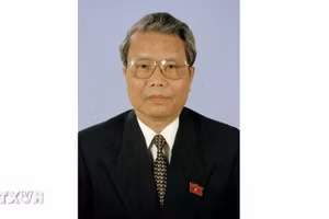Nguyên Ủy viên Bộ Chính trị, nguyên Chủ tịch nước Trần Đức Lương.