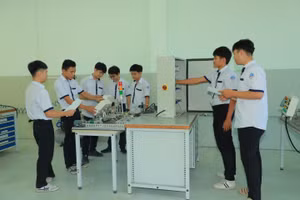 Việc học nghề ngay tại địa phương đã mang lại sự an tâm cho nhiều gia đình nghèo và cận nghèo.