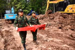 Tiếp tục quy tập hài cốt liệt sĩ tại Công viên Lê Thị Riêng. 