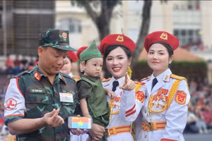Quân đội Trung Quốc, Lào, Campuchia cùng tham gia sơ duyệt diễu binh tại TPHCM