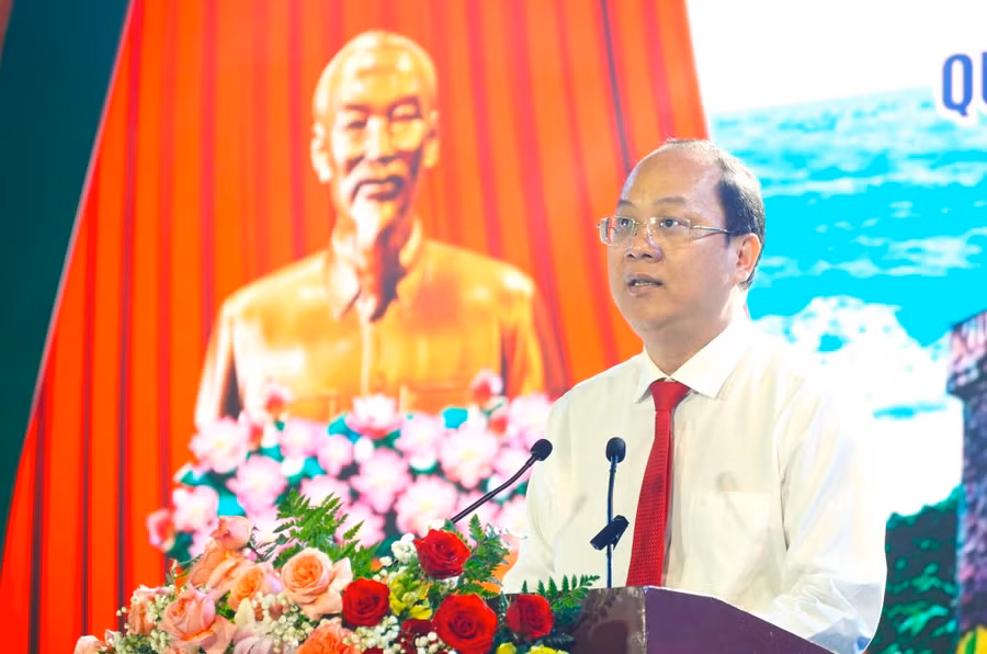 khoi-nghia-hon-khoai.jpg