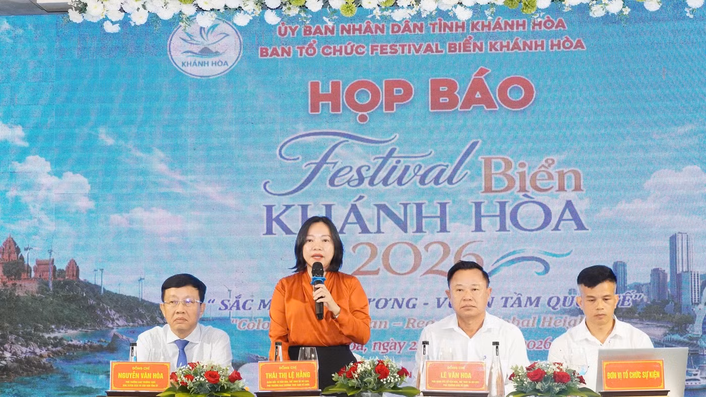 Bà Thái Thị Lệ Hằng, Giám đốc Sở Văn hóa, Thể thao và Du lịch tỉnh Khánh Hòa thông tin về Festival Biển Khánh Hòa 2026.