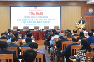 Thứ trưởng Hoàng Minh Sơn phát biểu tại buổi toạ đàm.