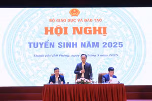 Thứ trưởng Hoàng Minh Sơn chủ trì Hội nghị công tác tuyển sinh năm 2025.