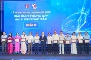 Báo Giáo dục và Thời đại đã được trao giải B - Gian trưng bày ấn tượng đặc sắc.