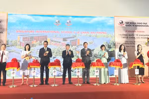 Lễ cắt băng khánh thành dự án Trường Quốc tế Singapore.