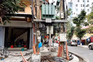 Nhiều công trình cải tạo vỉa vè trên địa bàn Hải Phòng chưa đúng tiến độ. (Ảnh: MH)