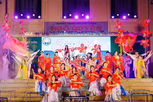 Học sinh Trường THPT Ngô Quyền (phường Lê Chân) toả sáng với các hoạt động văn nghệ.