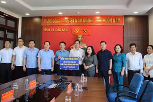 TP Hải Phòng hỗ trợ tỉnh Đắk Lắk 10 tỷ đồng để góp phần khắc phục những hậu quả do bão số 13 gây ra. 