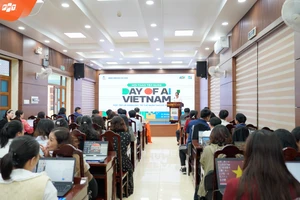 Toàn cảnh Hội thảo tập huấn Day of AI.