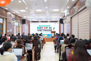 Toàn cảnh Hội thảo tập huấn Day of AI.