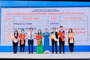 Đội tuyển thi HSG môn Âm nhạc của Trường THPT Lê Hồng Phong, quận Hồng Bàng, TP Hải Phòng.