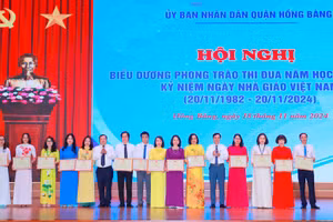 Ngành Giáo dục quận Hồng Bàng biểu dương phong trào thi đua Hai tốt.