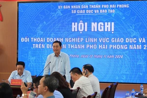 Ông Bùi Văn Kiệm - Giám đốc Sở GD&ĐT Hải Phòng chủ trì hội nghị.