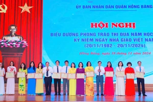 Ngành Giáo dục quận Hồng Bàng biểu dương phong trào thi đua Hai tốt.