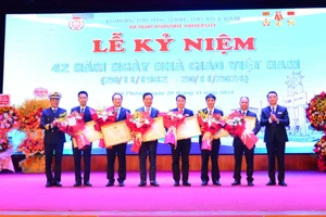 Lễ kỷ niệm 42 năm Ngày Nhà giáo Việt Nam tại Trường Đại học Hàng hải Việt Nam.