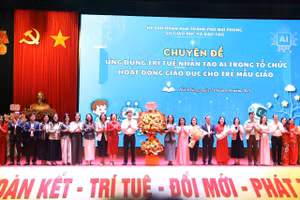 Đại biểu tham dự chuyên đề cùng chụp hình lưu niệm.