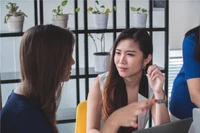 Những người phụ nữ luôn mong muốn có ai đó bên cạnh thuộc kiểu "muốn dùng người khác để lấp đầy cô đơn". (Ảnh: ITN).