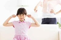 Khi cảm xúc lên cao, hít thở sâu, rời khỏi môi trường xung đột trong chốc lát. (Ảnh: ITN).