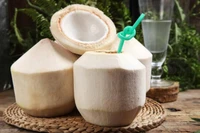 Lợi và hại khi uống nước dừa lâu dài