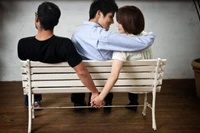 Trong hôn nhân, ngoại tình tư tưởng là một nỗi đau khó nói. (Ảnh: ITN).