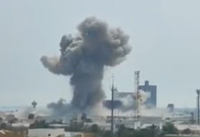 Iran phóng loạt tên lửa mới về phía Israel