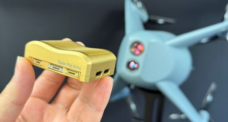 Module tự động lái Raptor Pilot AI Pro. Ảnh: London Defence R&D