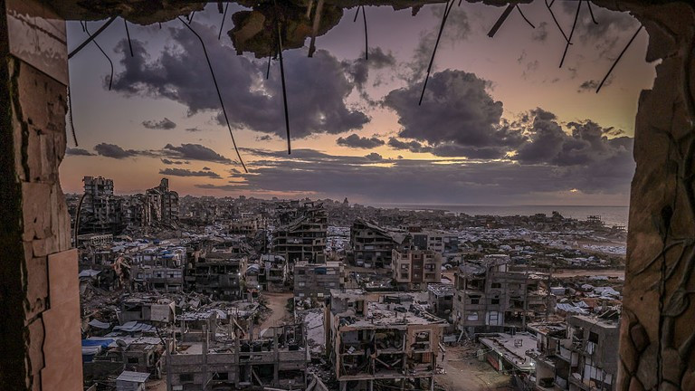 Gaza hoang tàn, đổ nát.