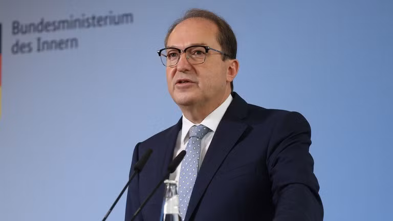 Bộ trưởng Nội vụ Đức Alexander Dobrindt.