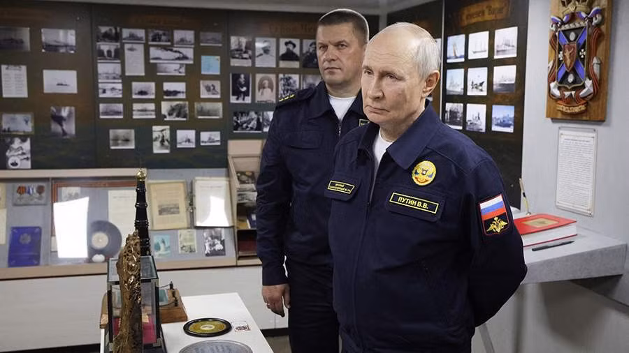 ong-putin-canh-bao-nato-len-tieng-ve-nhat-ban-va-tau-nga-tai-bac-cuc.jpg