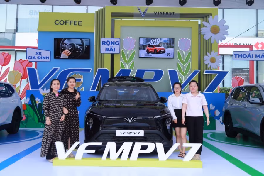 VinFast tổ chức trải nghiệm mẫu VF MPV 7 tại Thanh Hóa.