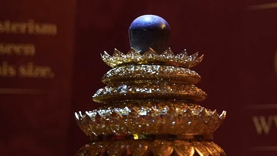 ‘Ngôi sao tím’ khổng lồ ở Sri Lanka trị giá 300-400 triệu USD gây chấn động