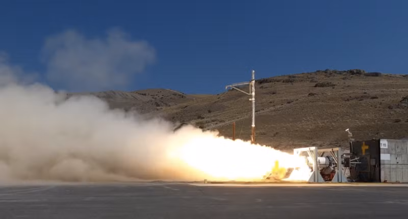 Hải quân Mỹ thử nghiệm động cơ tên lửa nhiên liệu rắn cho hệ thống siêu thanh. Ảnh: Amy Smith qua DVIDS.