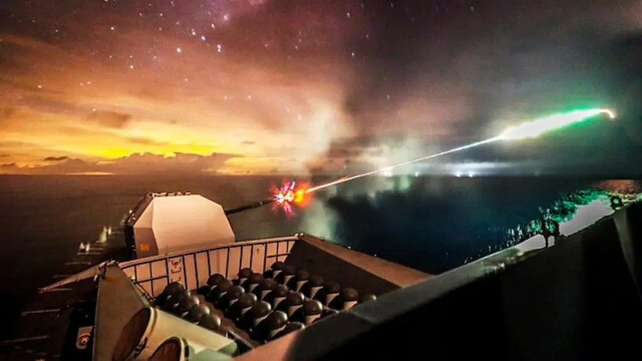 Pháo hải quân HMS Argyll khai hỏa (hình minh họa).