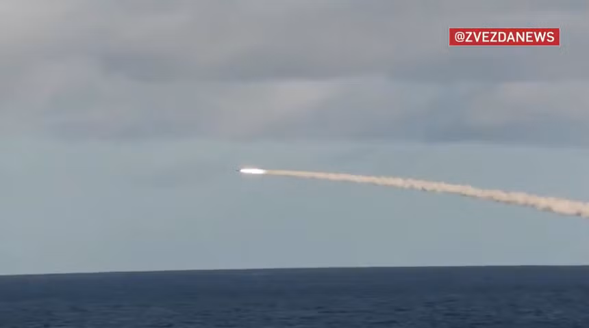 Tên lửa hành trình Oniks bắn trúng mục tiêu cách xa 300km