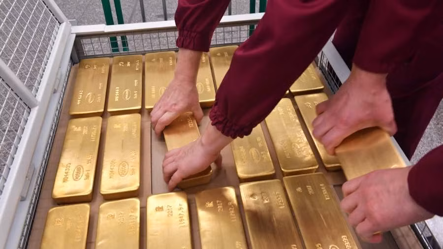 Nga thu lợi bất ngờ nhờ giá vàng tăng giữa vòng vây trừng phạt
