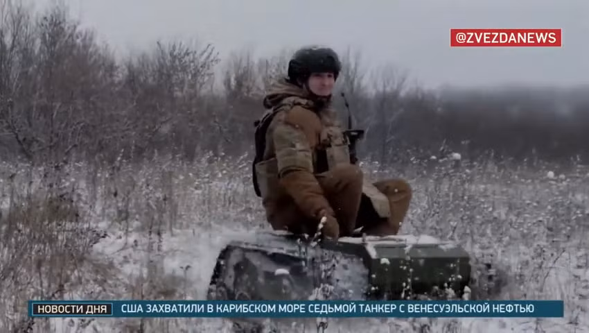 Video phóng viên thử đi xe robot chạy điện chở đạn ra tiền tuyến