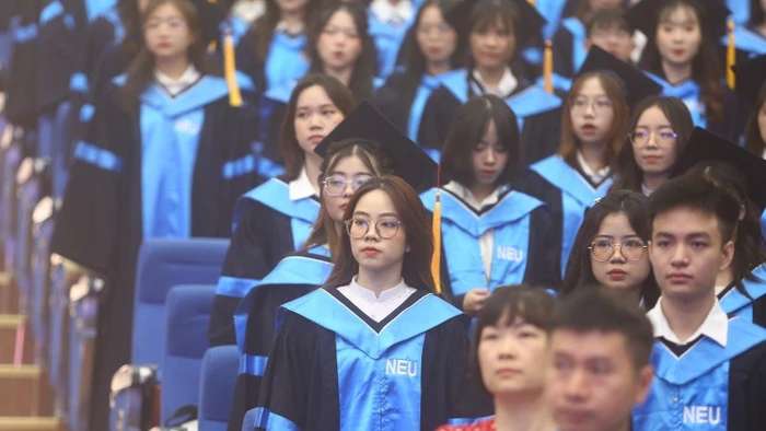 Sinh viên Đại học Kinh tế Quốc dân. Ảnh minh họa: INT