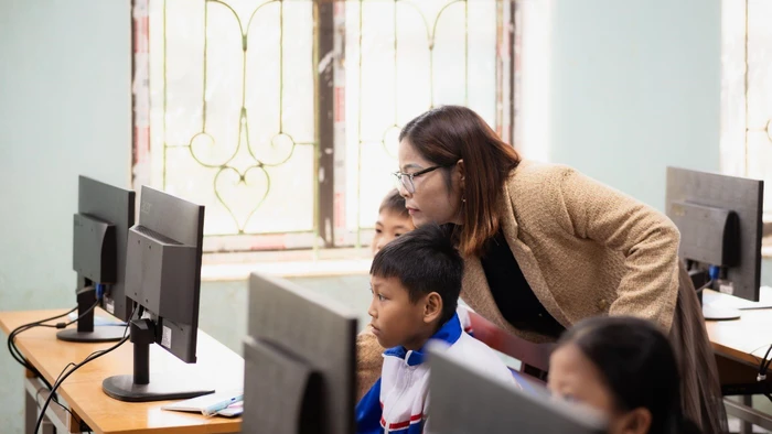 Giáo viên sử dụng hiệu quả AI sẽ đặt nền móng quan trọng trong tiến trình chuyển đổi số giáo dục. Ảnh: Mai Huệ