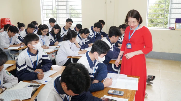 Giờ học của cô trò Trường THPT Nghi Lộc 4 (Nghệ An). Ảnh: Hồ Lài
