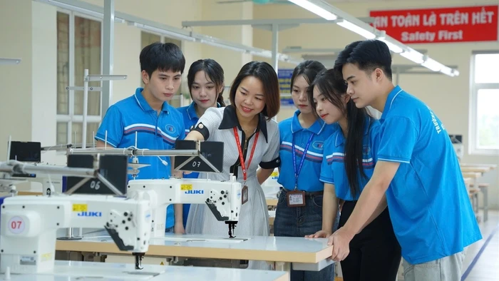 Giờ thực hành của sinh viên Trường Đại học Công nghiệp và Thương mại Hà Nội. Ảnh: Website nhà trường