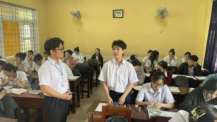 Hoạt động học tập tại Trường THPT Hương Vinh (TP Huế). Ảnh: NTCC