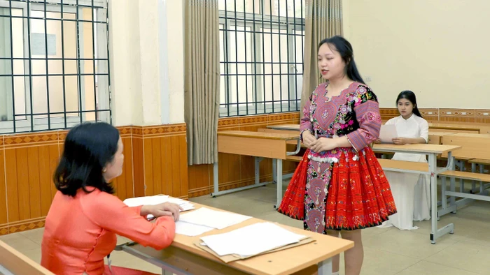 Thí sinh thi năng khiếu trong kỳ tuyển sinh vào Trường Cao đẳng Sư phạm Trung ương.