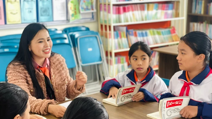 Một buổi lẩy Kiều tại Câu lạc bộ Văn học của cô và trò Trường THCS Thành Mỹ.