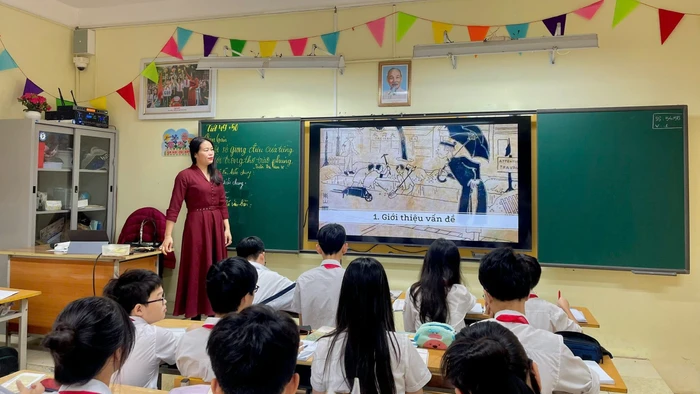 Giờ học tại Trường THCS Đống Đa (Kim Liên, Hà Nội). Ảnh: NTCC