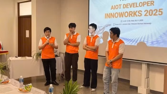 Sinh viên Trường Đại học Việt Đức tại cuộc thi đổi mới sáng tạo. Ảnh: NTCC