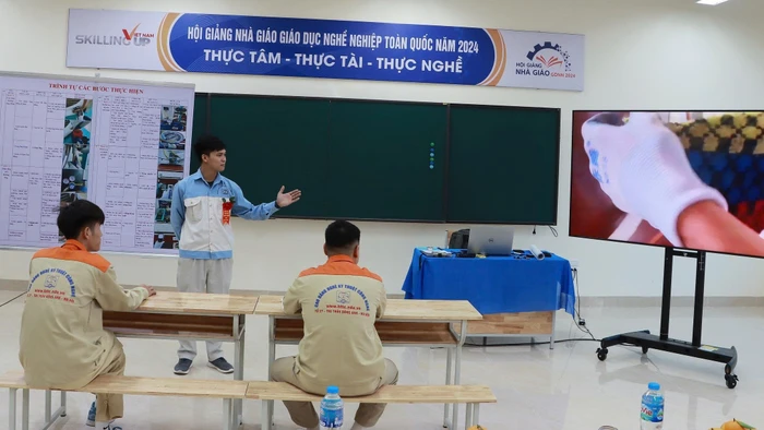 Giáo viên Trường Cao đẳng nghề Kỹ thuật Công nghệ tham gia Hội giảng Nhà giáo giáo dục nghề nghiệp toàn quốc năm 2024. Ảnh: NTCC